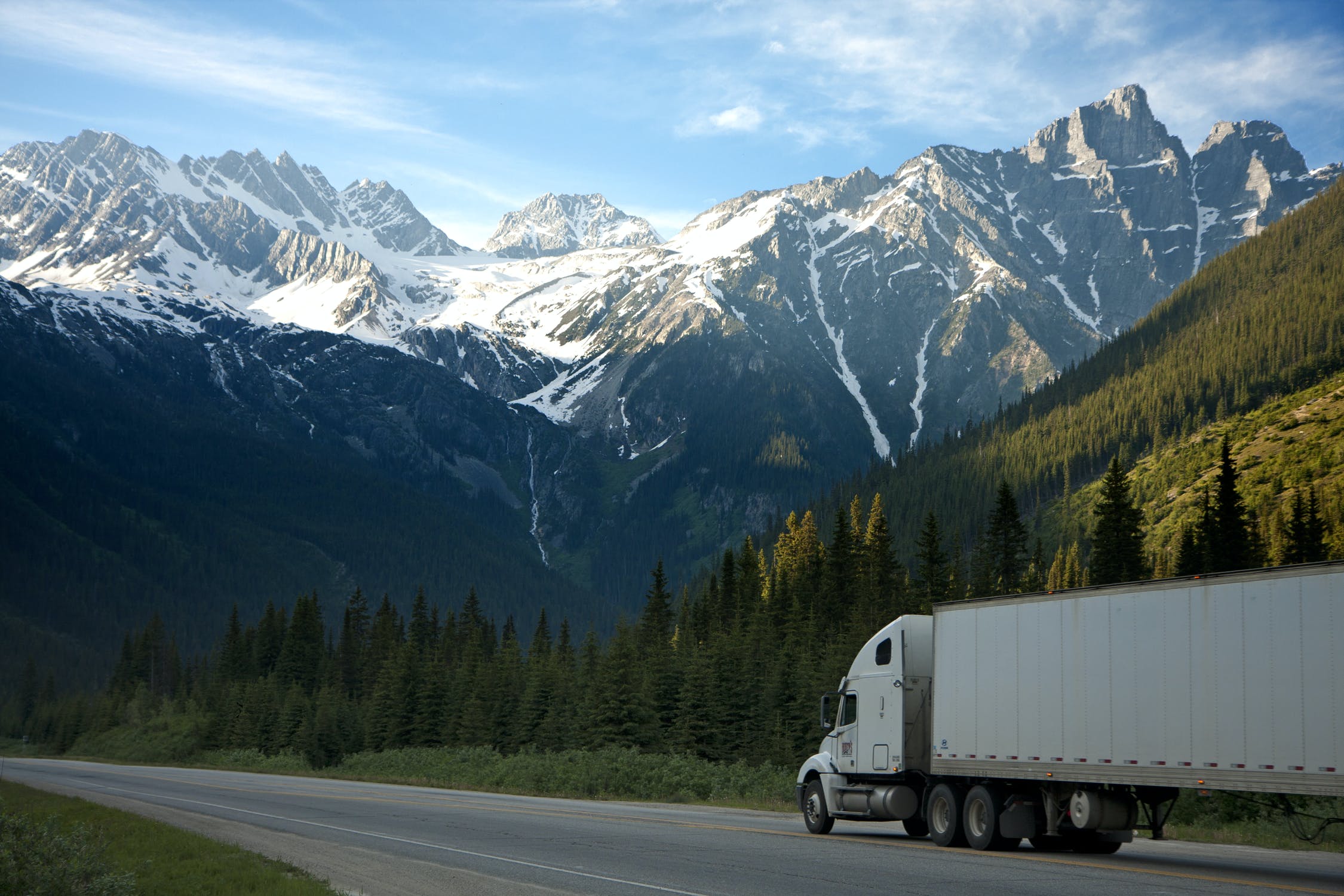 4 Benefits Of Being A Truck Driver